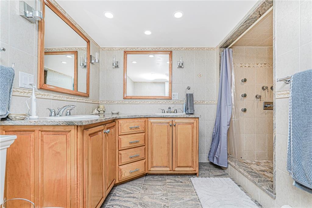 1458 81st Dyker Heights 11228 New York photo