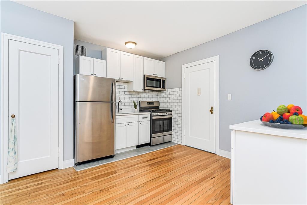 9437 Shore Bay Ridge 11209 New York photo