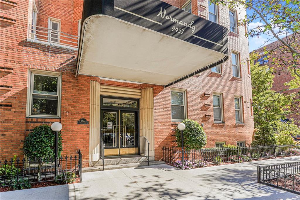 https://benbayrealty.s3.amazonaws.com/brooklynmls/496572/PhotoMar21201862633PMjpg