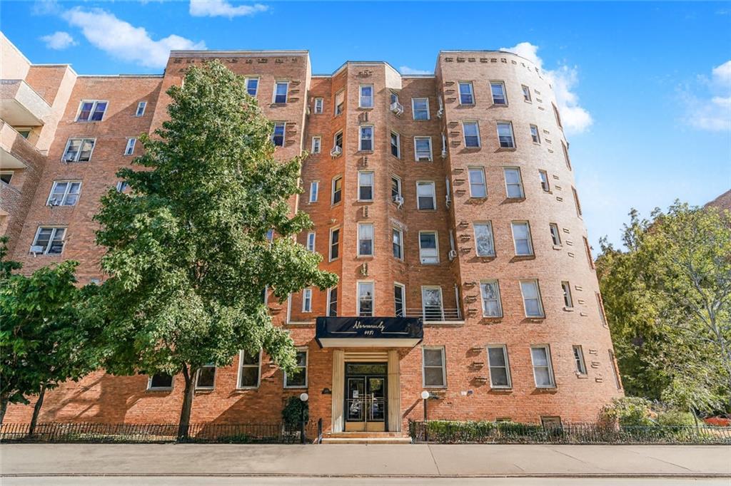 9437 Shore Bay Ridge 11209 New York photo