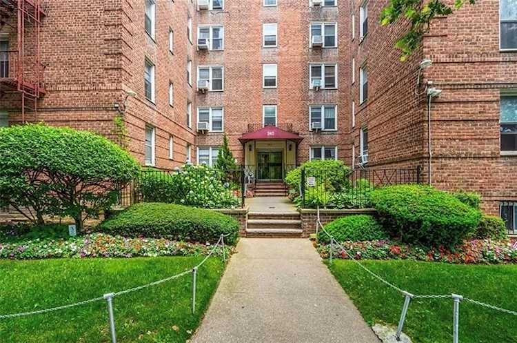 https://benbayrealty.s3.amazonaws.com/brooklynmls/496819/41348799101jpg