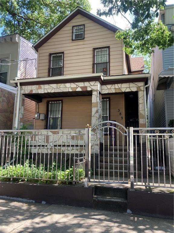 https://benbayrealty.s3.amazonaws.com/brooklynmls/496822/389warwick1jpg