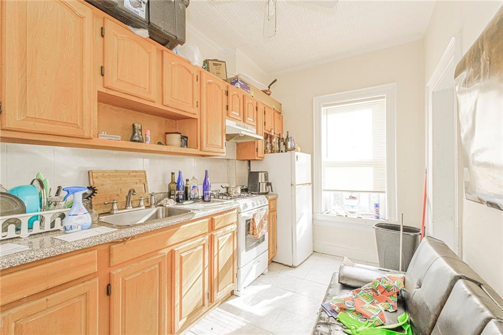 946 Bay Ridge Bensonhurst 11219 New York photo