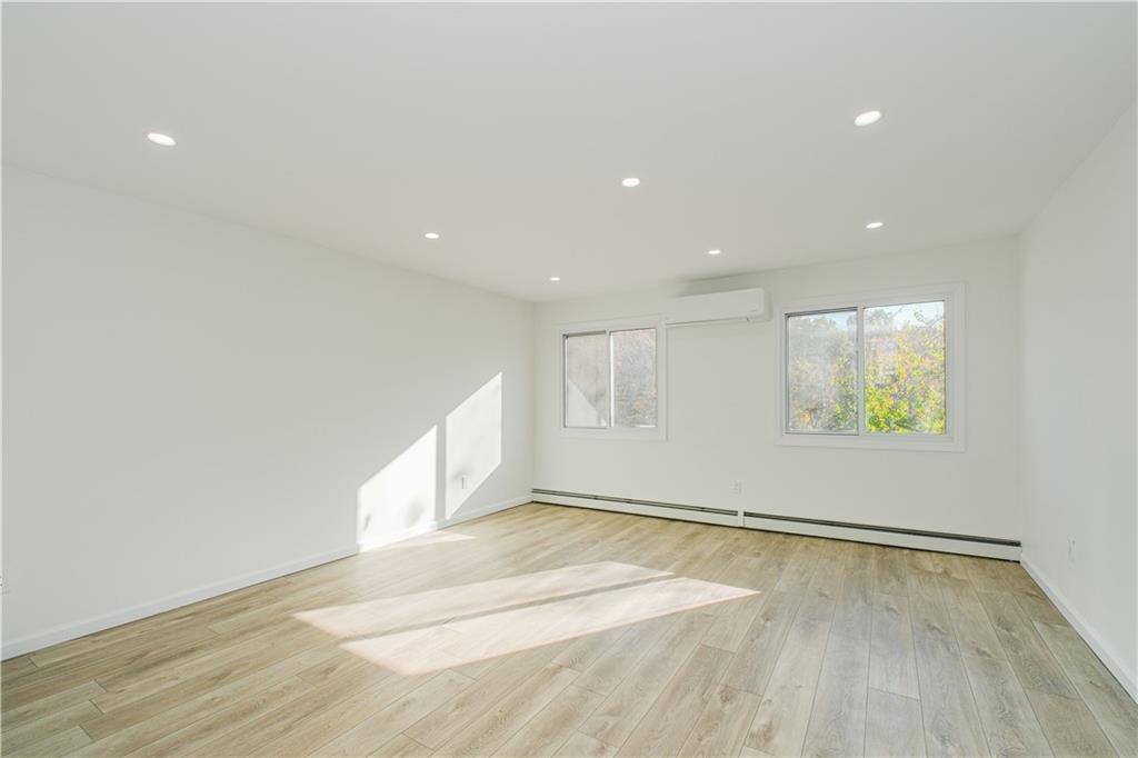 22 Oakville Willowbrook 10314 New York photo