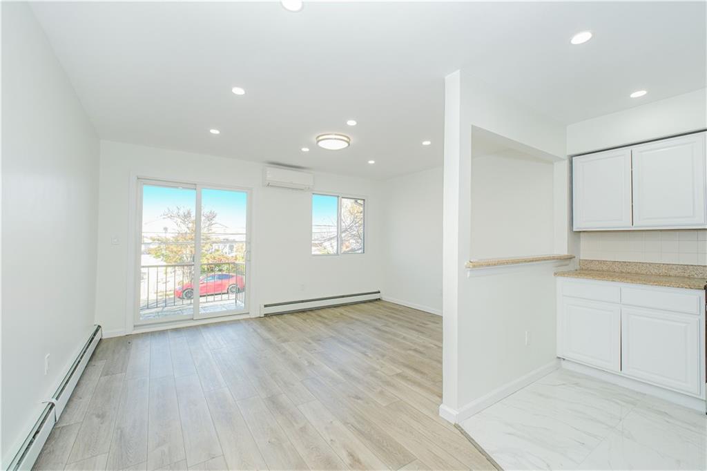 22 Oakville Willowbrook 10314 New York photo