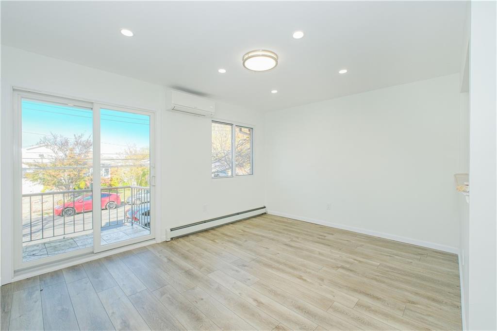 22 Oakville Willowbrook 10314 New York photo