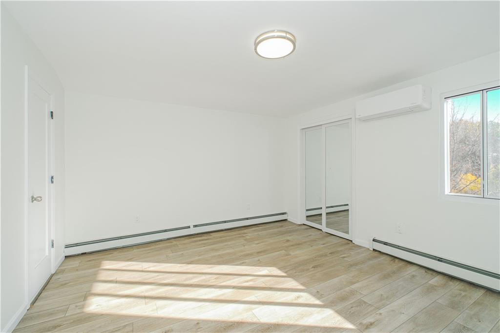 22 Oakville Willowbrook 10314 New York photo