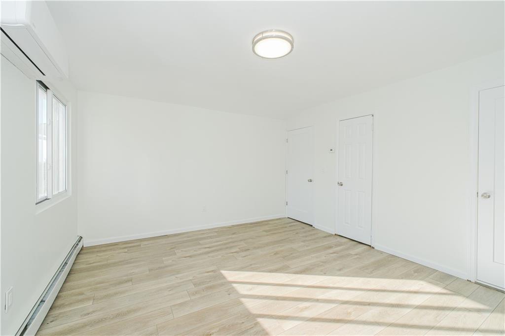 22 Oakville Willowbrook 10314 New York photo