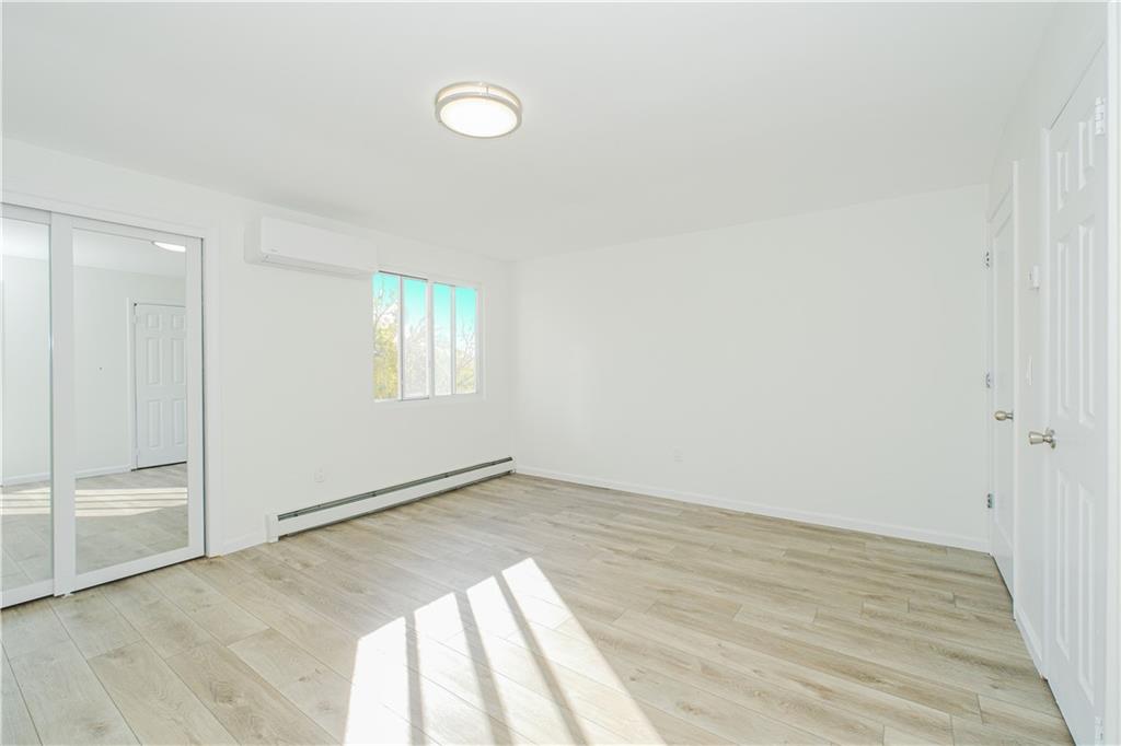 22 Oakville Willowbrook 10314 New York photo