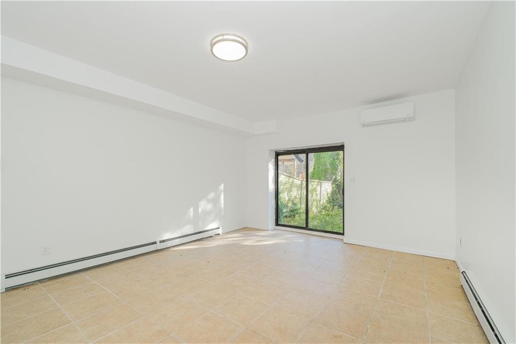 22 Oakville Willowbrook 10314 New York photo