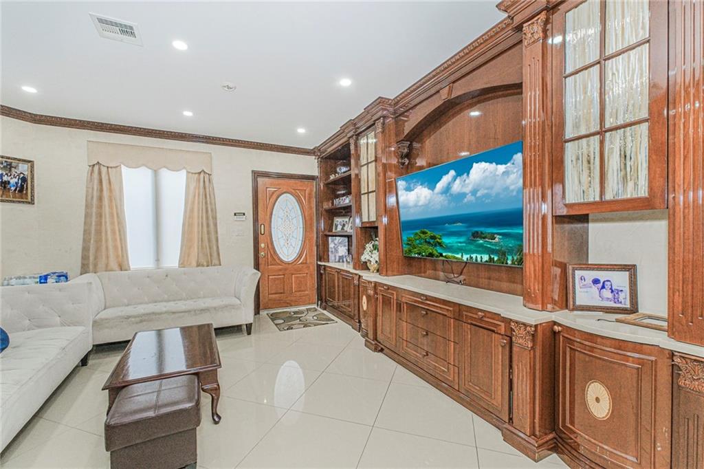 1764 East 17th Homecrest 11229 New York photo