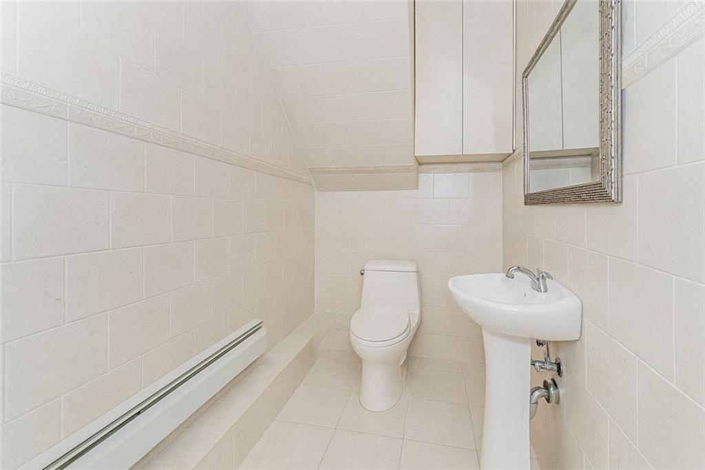 1764 East 17th Homecrest 11229 New York photo