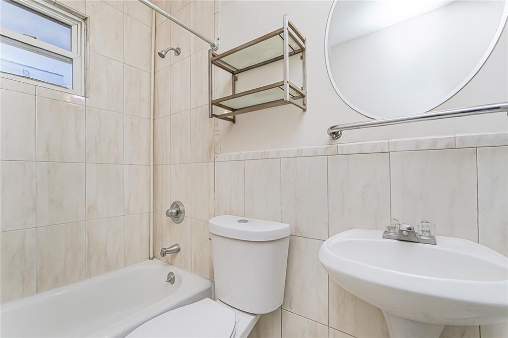 1654 East 51st Old Mill Basin 1234 New York photo