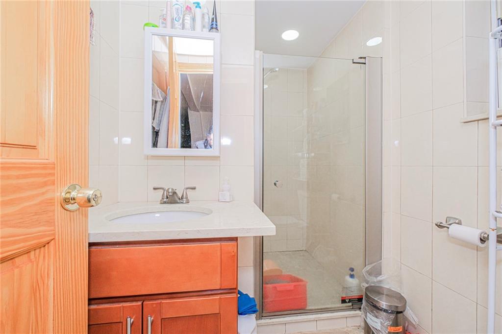 1621 70th Bensonhurst 11204 New York photo