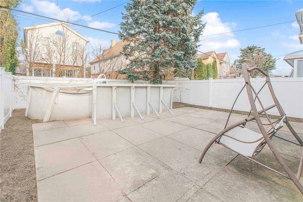 1621 70th Bensonhurst 11204 New York photo