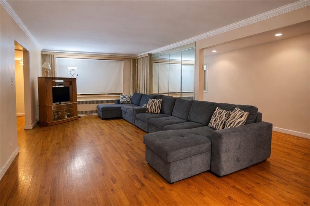 2422 East 4th Gravesend 11223 New York photo