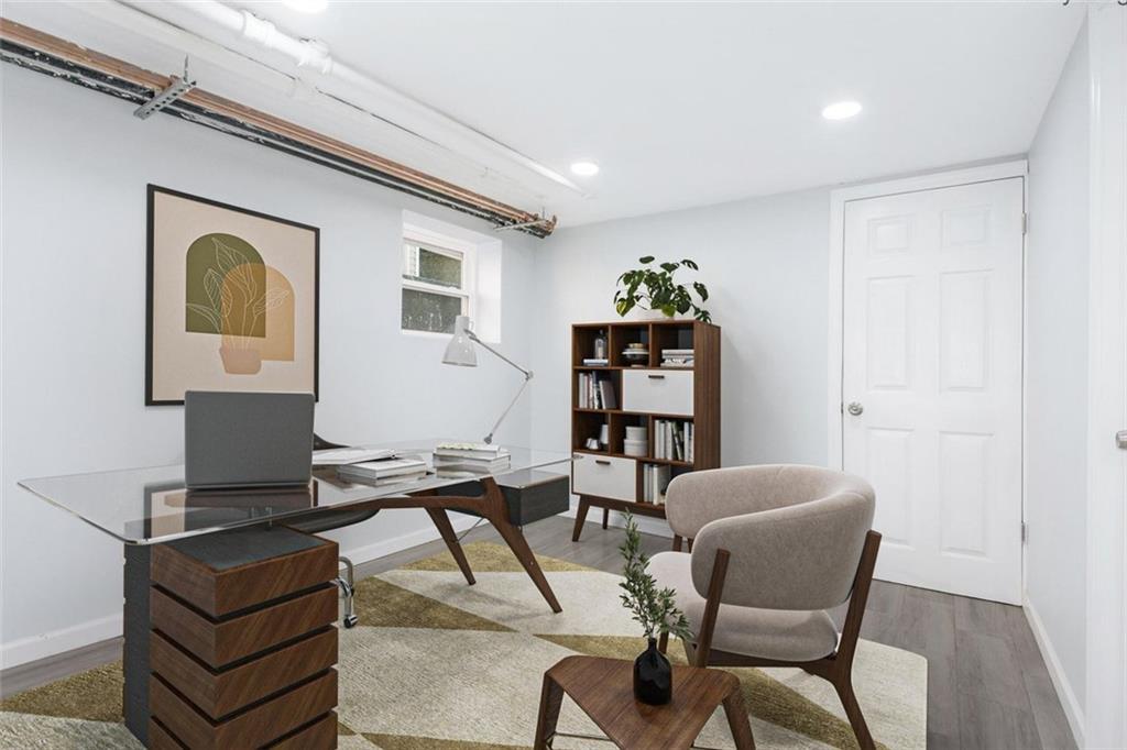 490 Van Duzer Stapleton 10304 New York photo