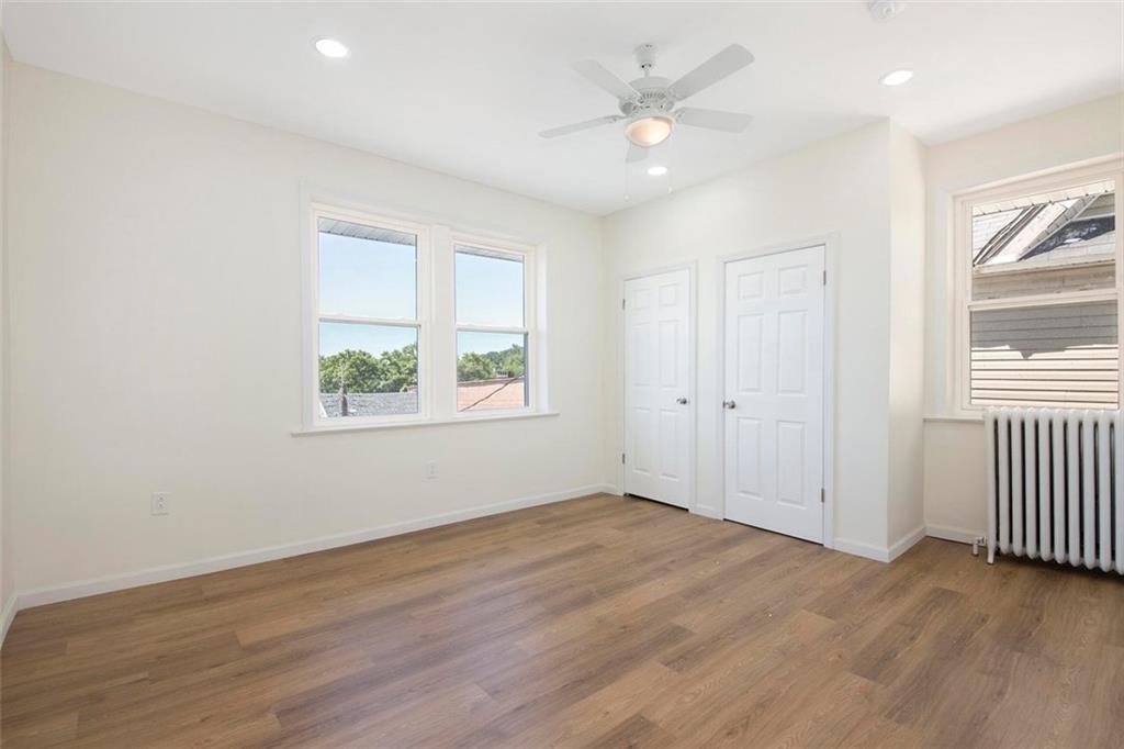 490 Van Duzer Stapleton 10304 New York photo