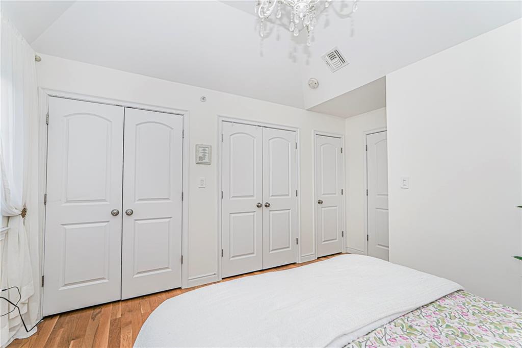 182 Roman Graniteville 10314 New York photo