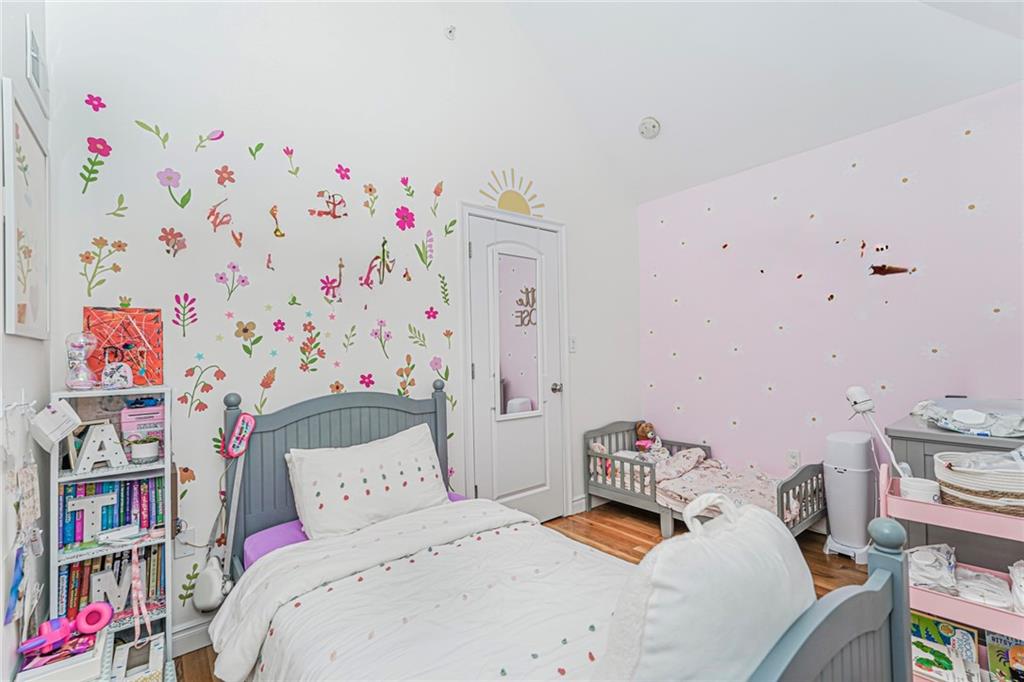 182 Roman Graniteville 10314 New York photo