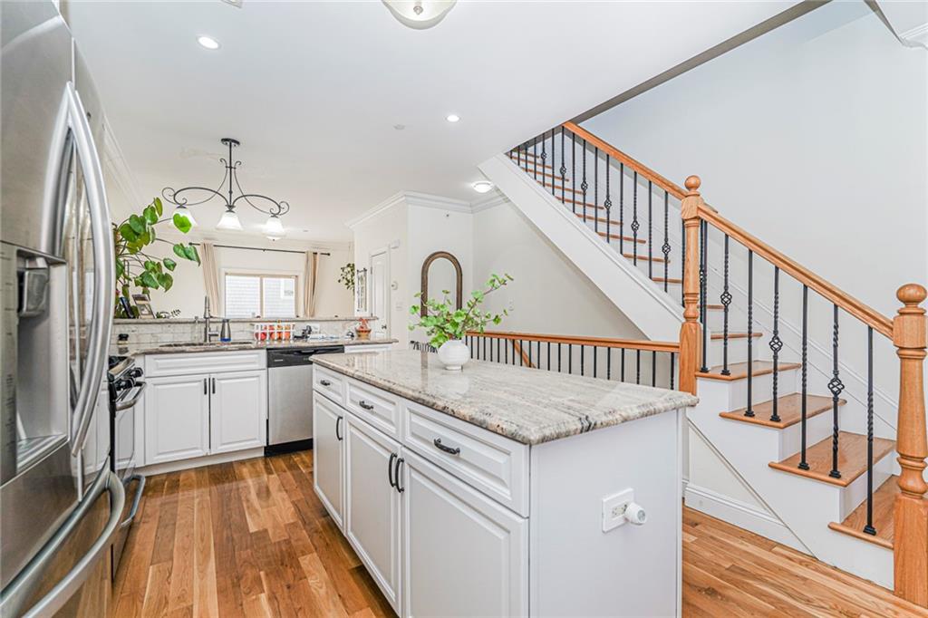 182 Roman Graniteville 10314 New York photo