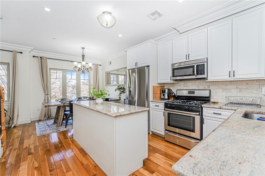 182 Roman Graniteville 10314 New York photo