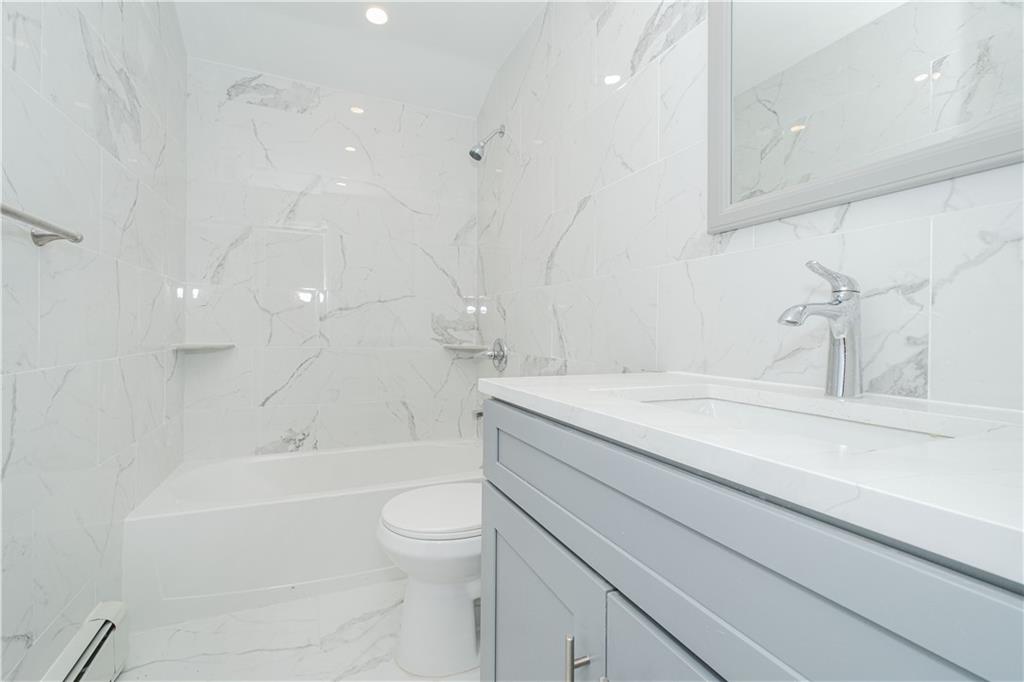 22 Oakville Street Willowbrook 10314 New York photo