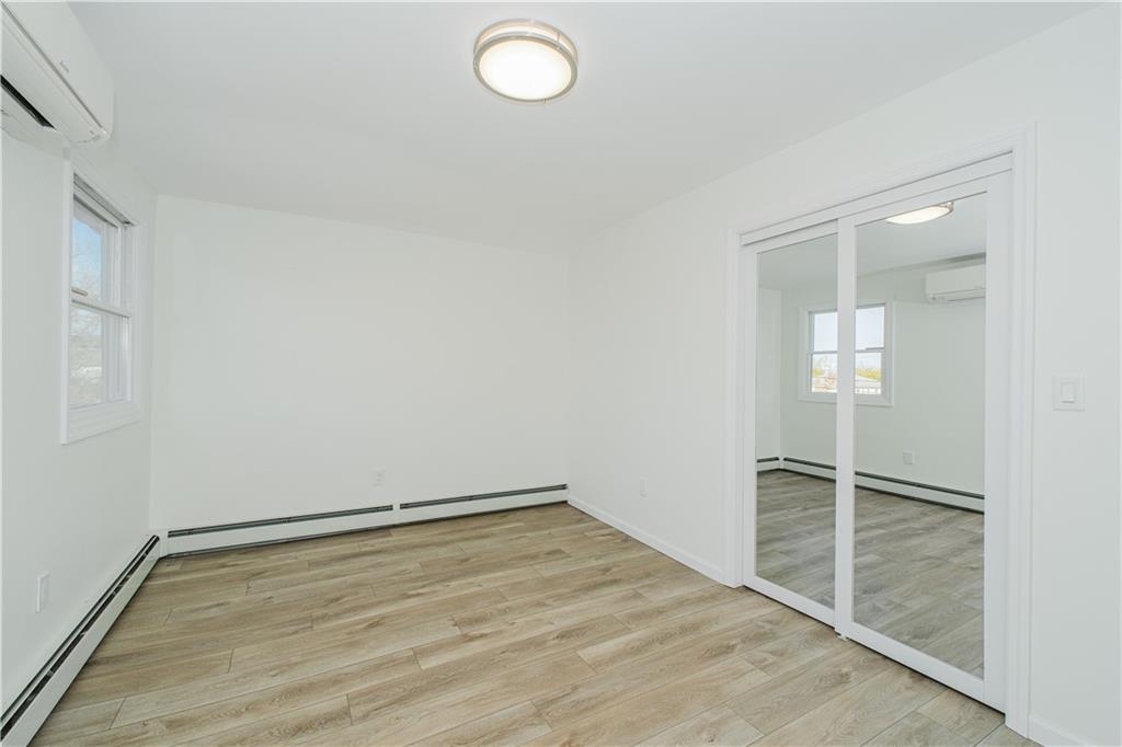 22 Oakville Street Willowbrook 10314 New York photo