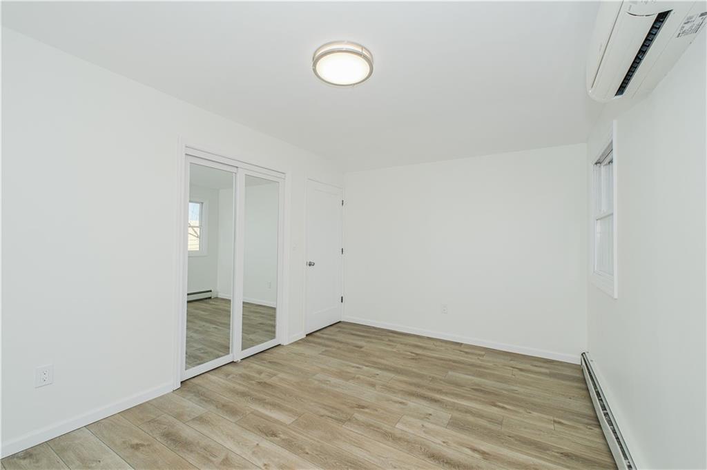 22 Oakville Street Willowbrook 10314 New York photo