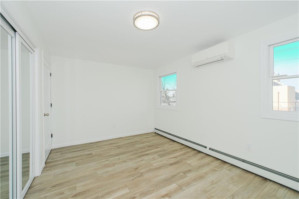 22 Oakville Street Willowbrook 10314 New York photo