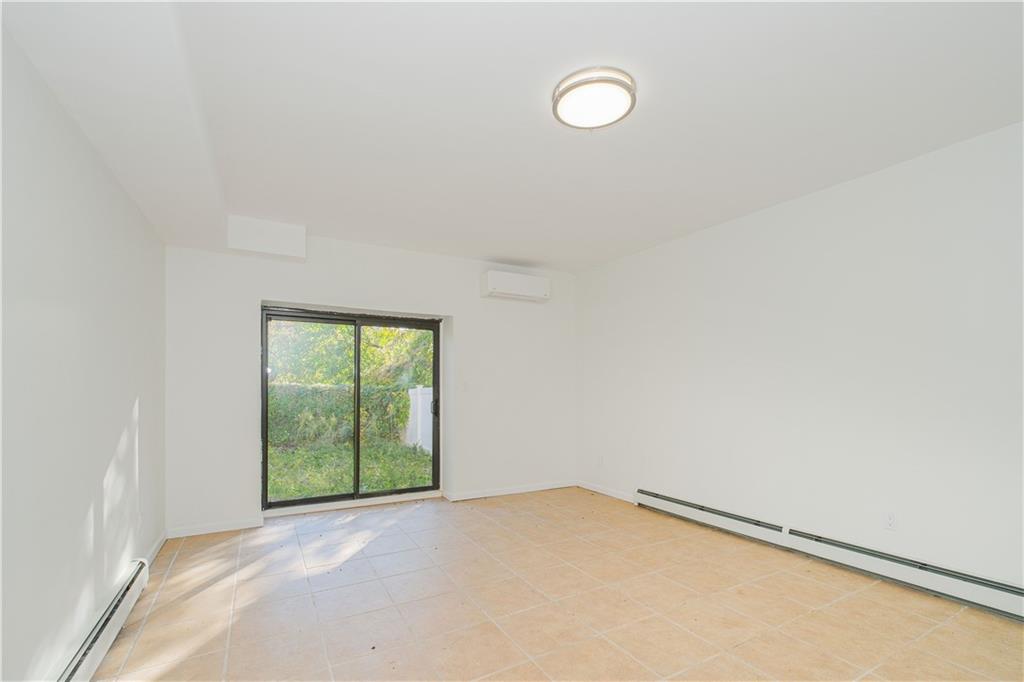 22 Oakville Street Willowbrook 10314 New York photo