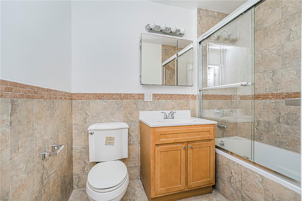 8405 19th Bensonhurst 11214 New York photo