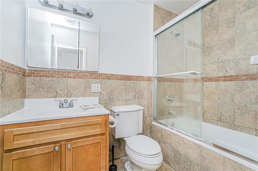 8409 19th Bensonhurst 11214 New York photo