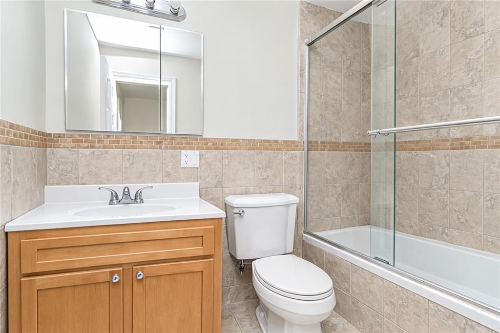 8405 19th Bensonhurst 11214 New York photo