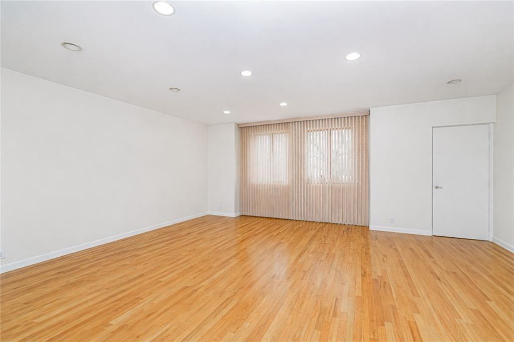 8405 19th Bensonhurst 11214 New York photo