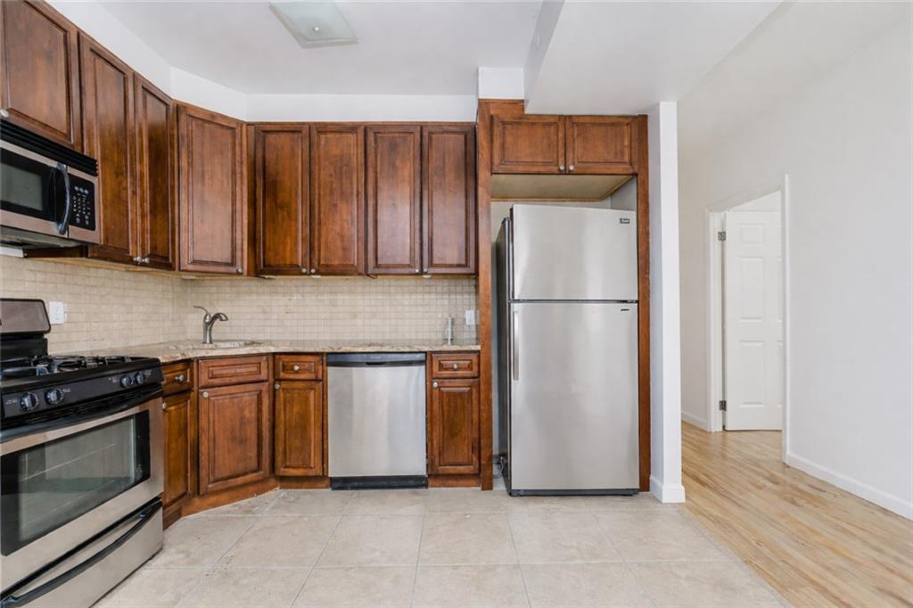 8405 19th Bensonhurst 11214 New York photo
