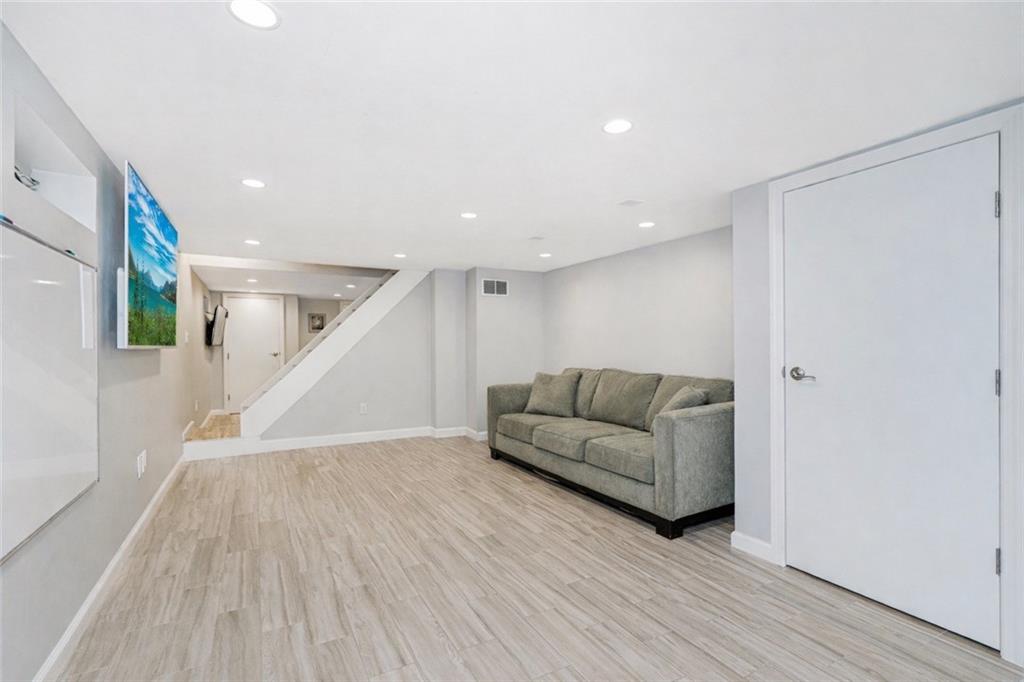 1857 East 37th Marine Park 11234 New York photo