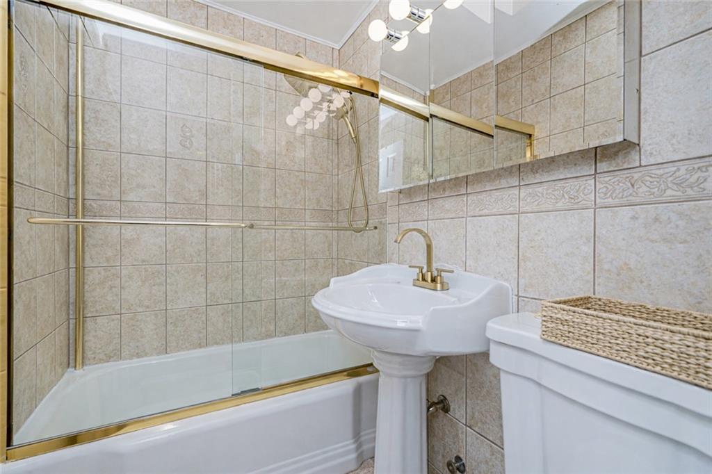 377 Bay 8th Dyker Heights 11228 New York photo