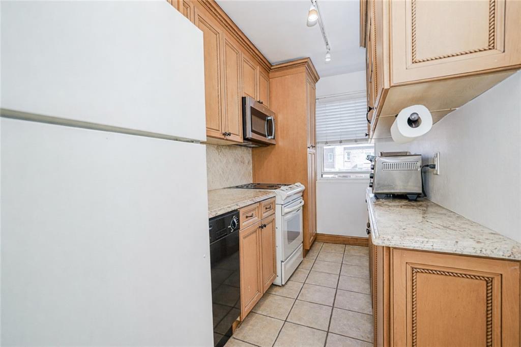 377 Bay 8th Dyker Heights 11228 New York photo