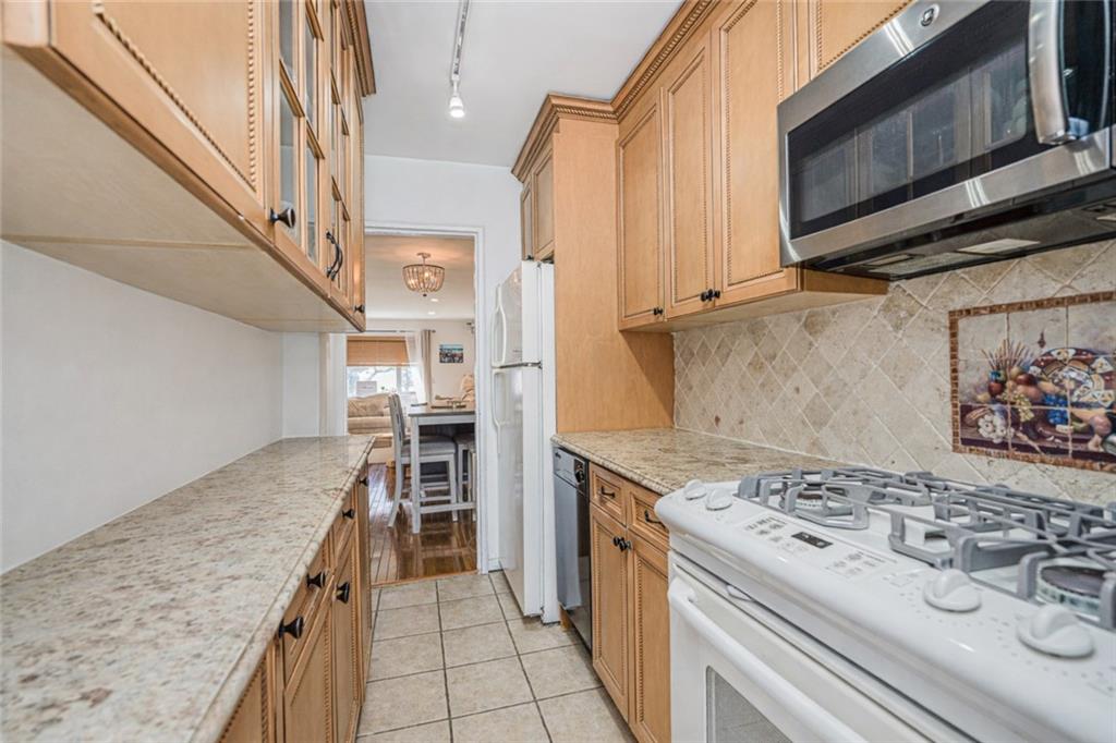 377 Bay 8th Dyker Heights 11228 New York photo