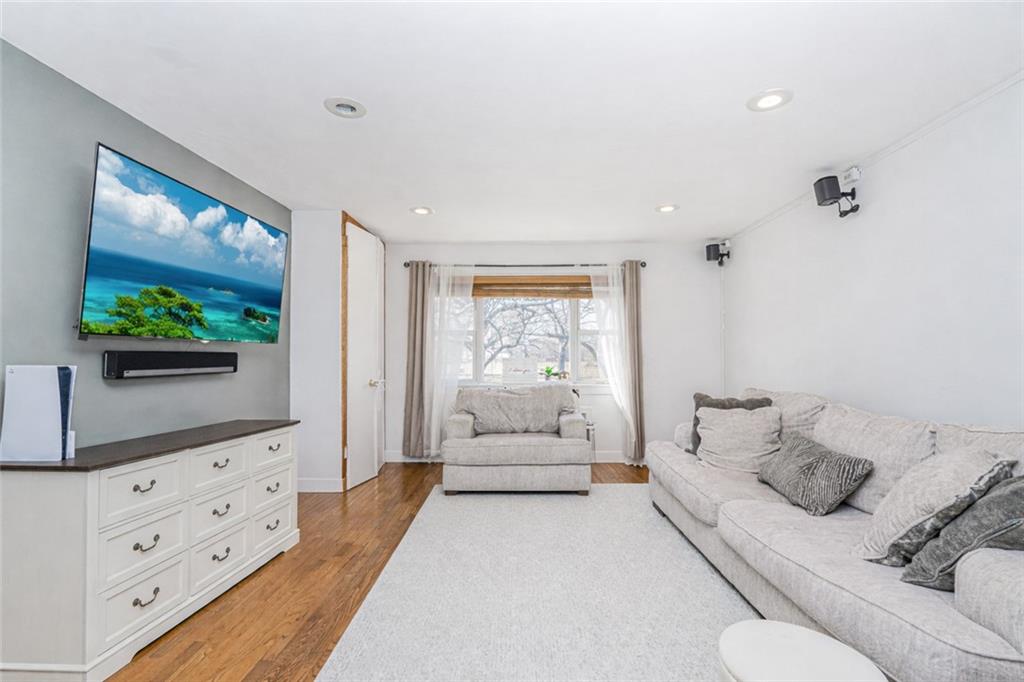 377 Bay 8th Dyker Heights 11228 New York photo