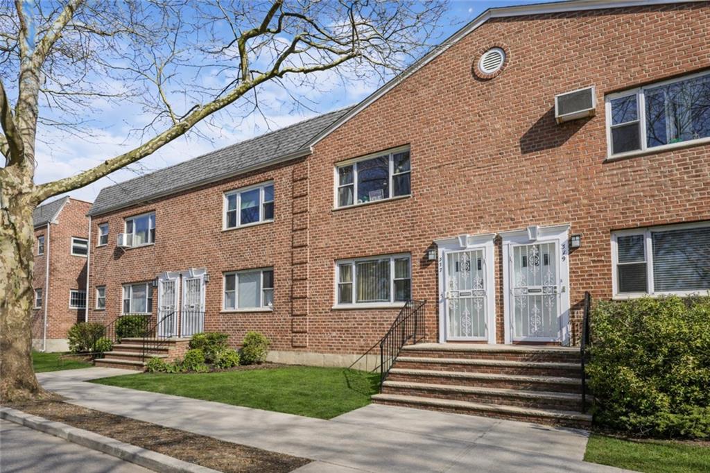 377 Bay 8th Dyker Heights 11228 New York photo