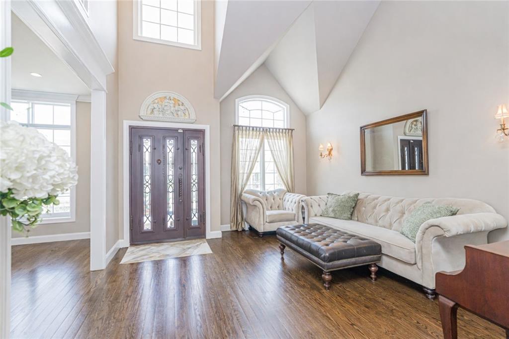 42 Serena Annadale 10312 New York photo