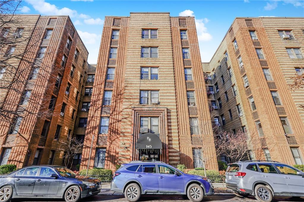 https://benbayrealty.s3.amazonaws.com/brooklynmls/500403/PhotoJan11202630043PMjpg