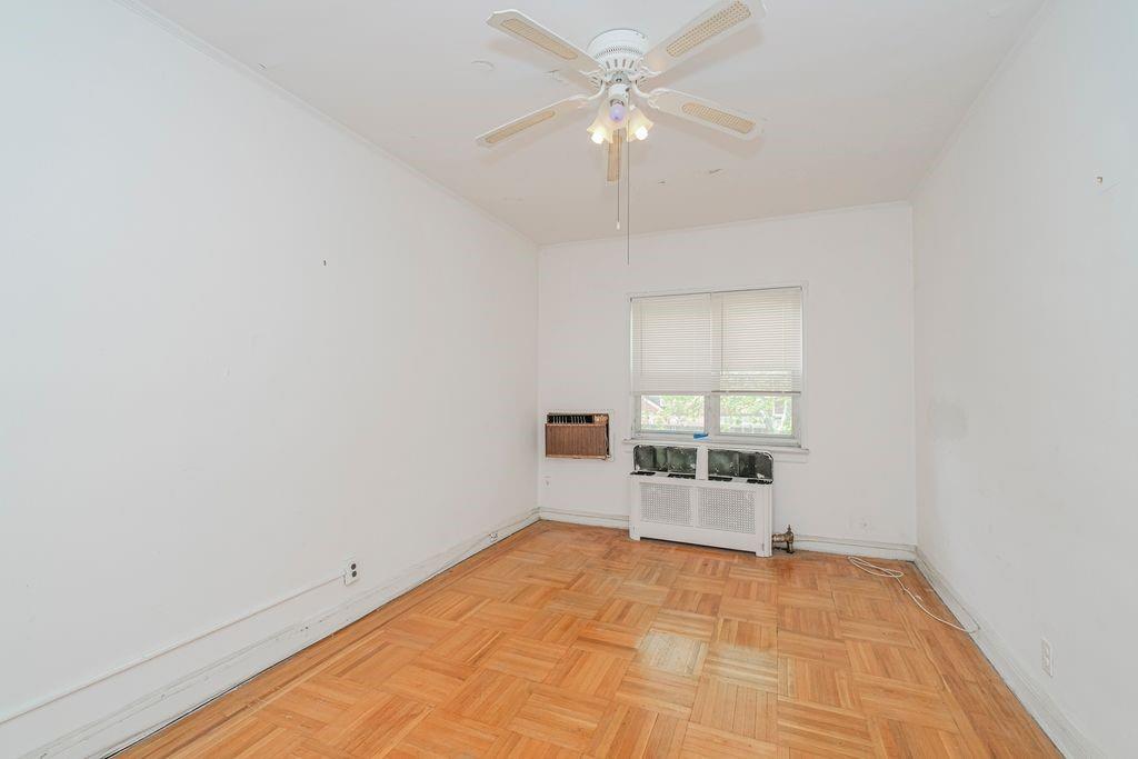 6623 Ovington Bensonhurst 11204 New York photo