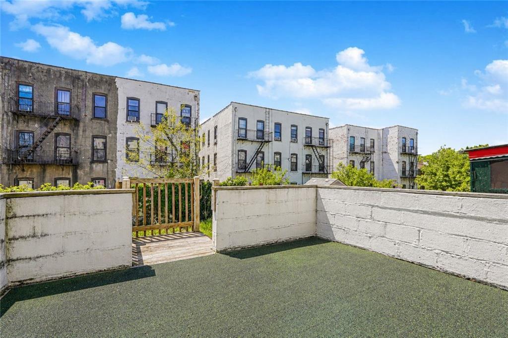 260 61st Sunset Park 11220 New York photo