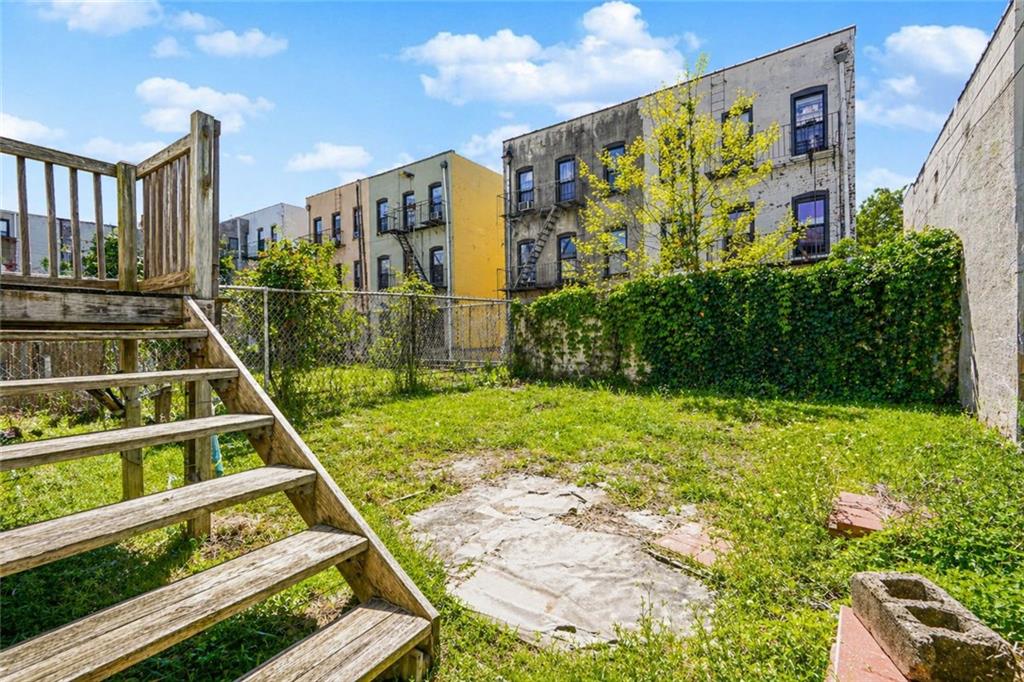 260 61st Sunset Park 11220 New York photo