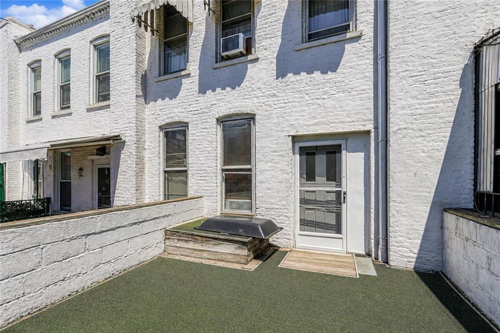 260 61st Sunset Park 11220 New York photo