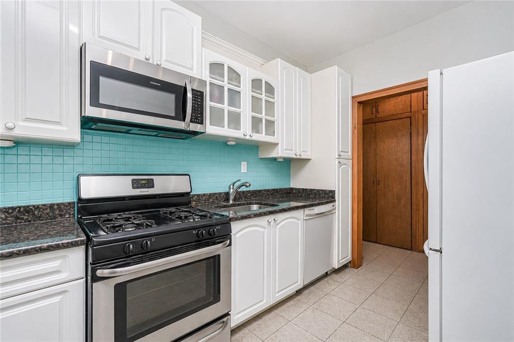 7609 4th Bay Ridge 11209 New York photo