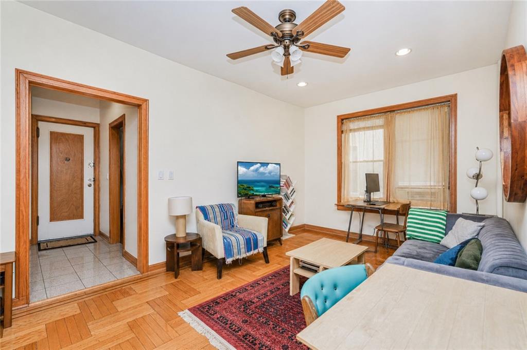7609 4th Bay Ridge 11209 New York photo